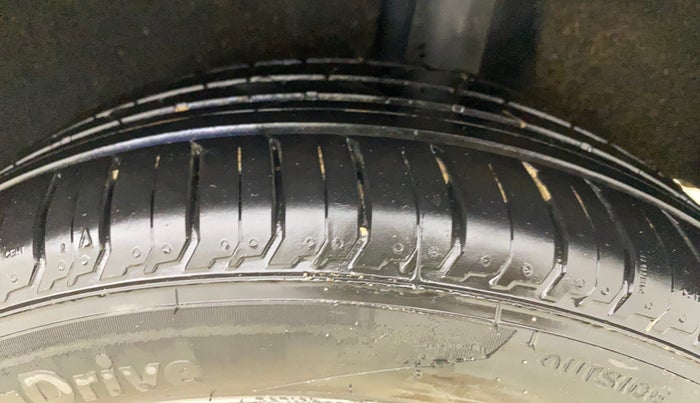 2018 Maruti Baleno ZETA PETROL 1.2, CNG, Manual, 1,42,651 km, Left Rear Tyre Tread