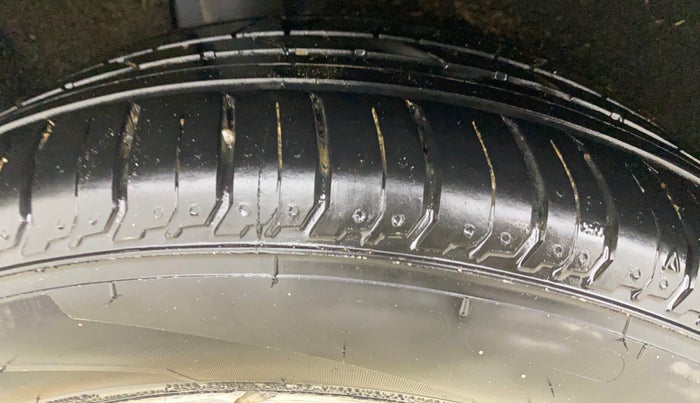 2018 Maruti Baleno ZETA PETROL 1.2, CNG, Manual, 1,42,651 km, Right Rear Tyre Tread