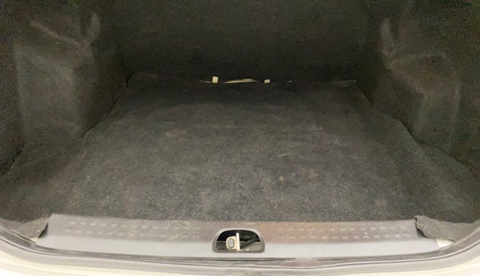 2011 Maruti Swift Dzire LXI, Petrol, Manual, 69,368 km, Boot Inside
