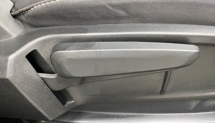 2022 Tata ALTROZ XZ PETROL, Petrol, Manual, 19,775 km, Driver Side Adjustment Panel