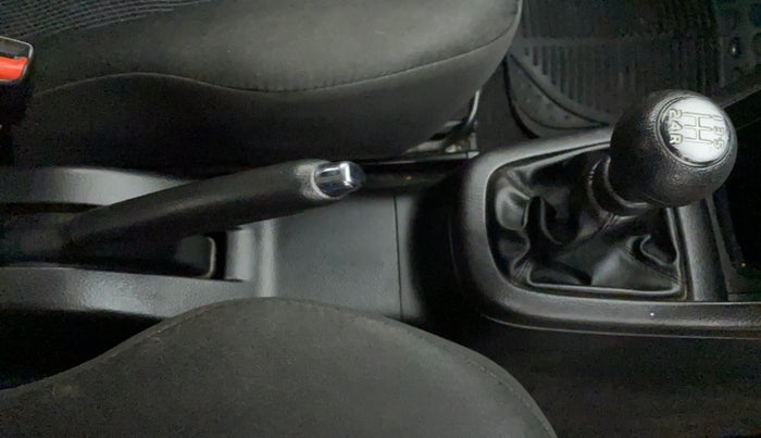 2015 Maruti Swift ZXI, Petrol, Manual, 34,422 km, Gear Lever