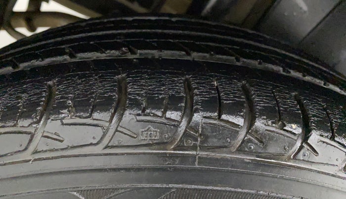 2015 Maruti Swift ZXI, Petrol, Manual, 34,422 km, Right Rear Tyre Tread