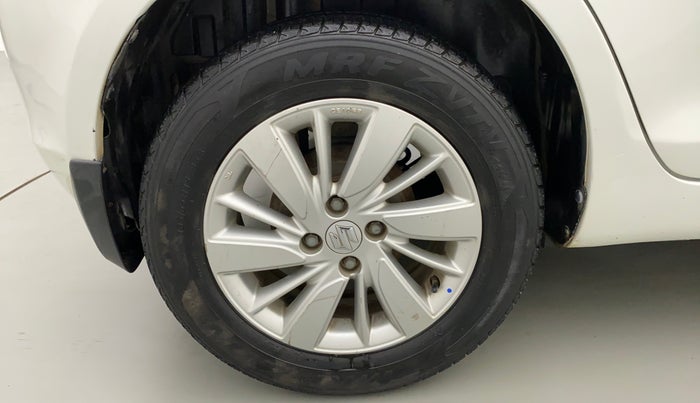 2015 Maruti Swift ZXI, Petrol, Manual, 34,422 km, Right Rear Wheel