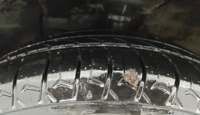 2016 Hyundai Elite i20 SPORTZ 1.2, CNG, Manual, 69,894 km, Left Front Tyre Tread