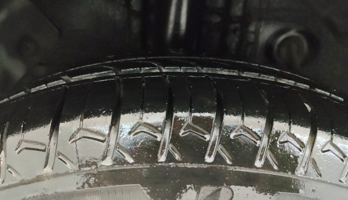 2016 Hyundai Elite i20 SPORTZ 1.2, CNG, Manual, 69,894 km, Right Rear Tyre Tread