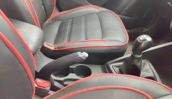 2016 Hyundai Elite i20 SPORTZ 1.2, CNG, Manual, 69,894 km, Gear Lever