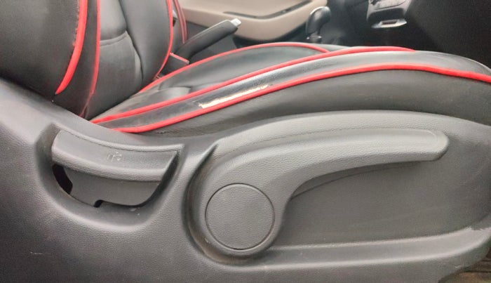 2016 Hyundai Elite i20 SPORTZ 1.2, CNG, Manual, 69,894 km, Driver Side Adjustment Panel