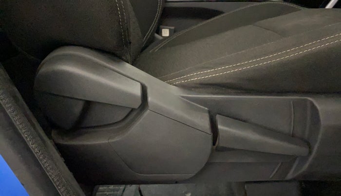 2021 Renault Kiger RXZ MT, CNG, Manual, 1,09,493 km, Driver Side Adjustment Panel