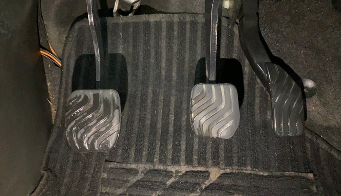 2021 Renault Kiger RXZ MT, CNG, Manual, 1,09,493 km, Pedals