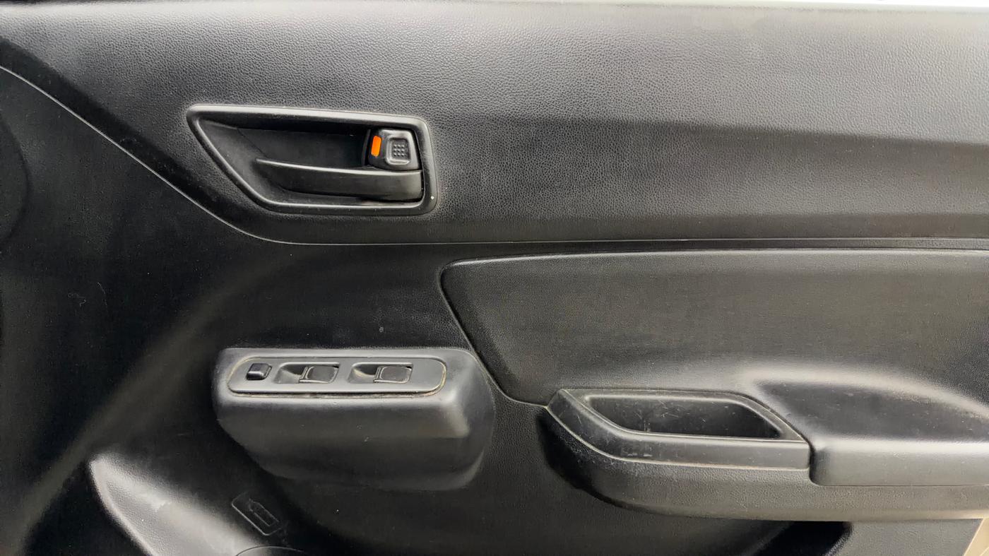 2019 Maruti Swift LXI, Petrol, Manual, 57,241 km, Driver Side Door Panels Control