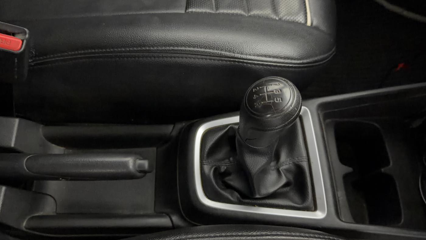 2019 Maruti Swift LXI, Petrol, Manual, 57,241 km, Gear Lever