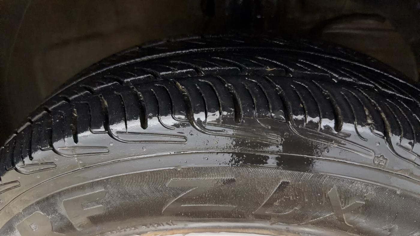 2019 Maruti Swift LXI, Petrol, Manual, 57,241 km, Right Front Tyre Tread