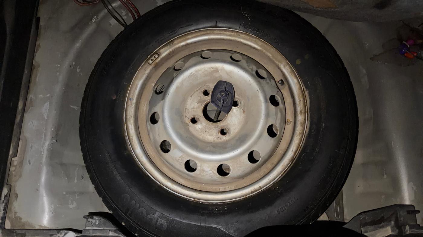 2019 Maruti Swift LXI, Petrol, Manual, 57,241 km, Spare Tyre