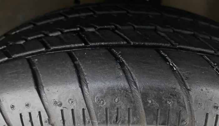 2016 Maruti Celerio VXI (O) AMT, Petrol, Automatic, 36,415 km, Left Front Tyre Tread