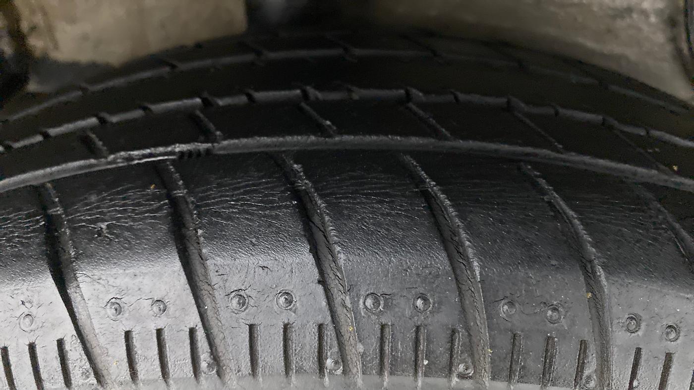 2016 Maruti Celerio VXI (O) AMT, Petrol, Automatic, 36,415 km, Right Rear Tyre Tread