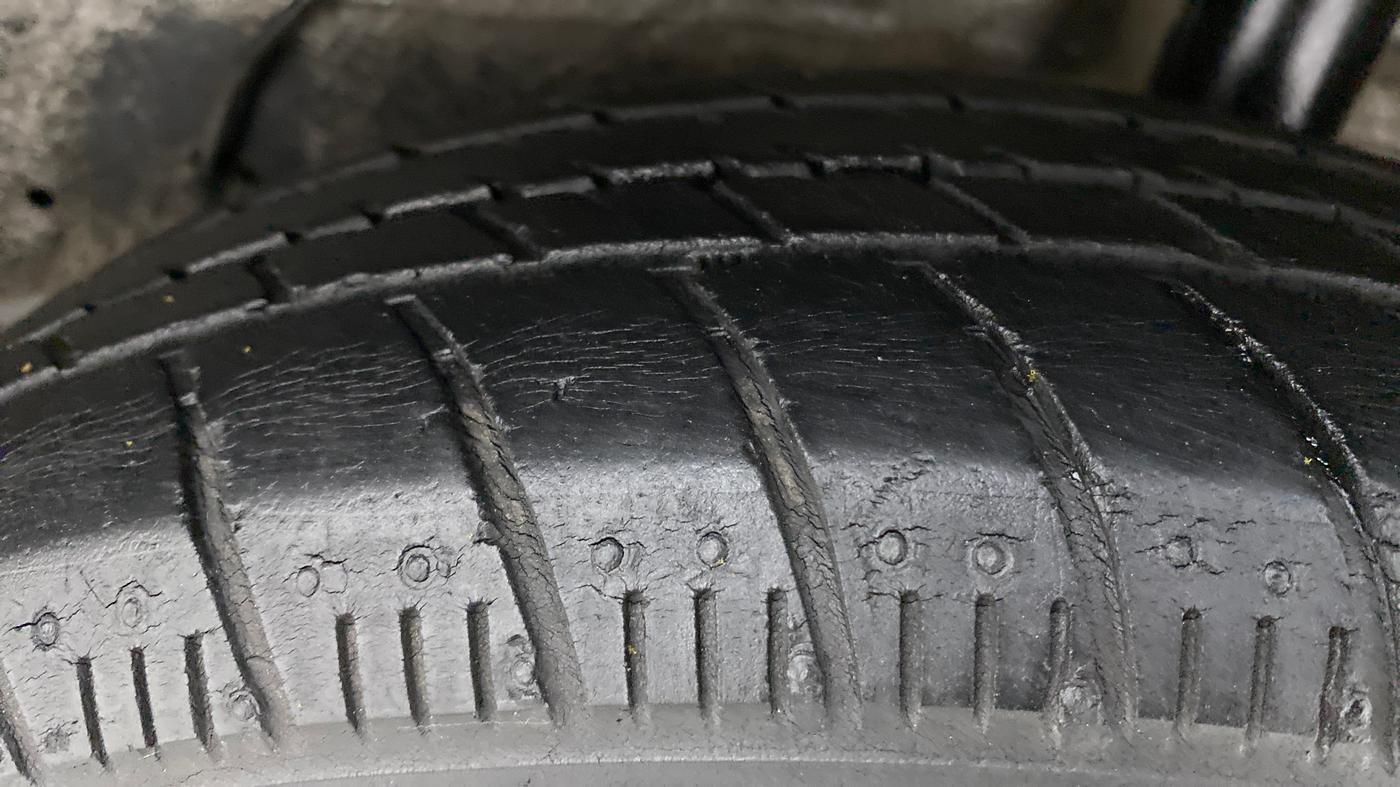 2016 Maruti Celerio VXI (O) AMT, Petrol, Automatic, 36,415 km, Left Rear Tyre Tread