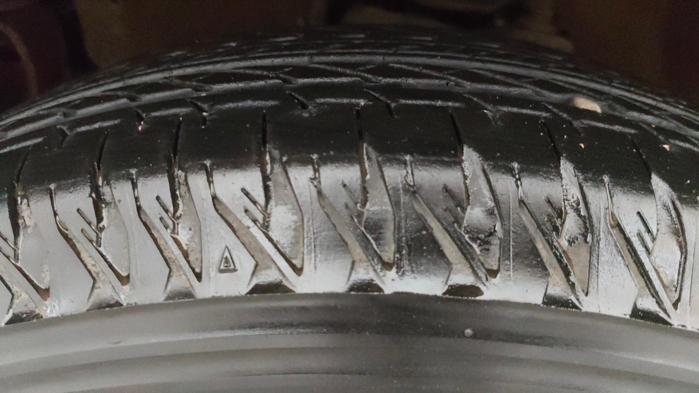 2023 Maruti JIMNY ALPHA ALL GRIP PRO AT, Petrol, Automatic, 16,821 km, Left Front Tyre Tread