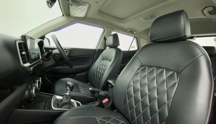2019 Hyundai VENUE SX(O) 1.4 CRDI, Diesel, Manual, 88,249 km, Right Side Front Door Cabin