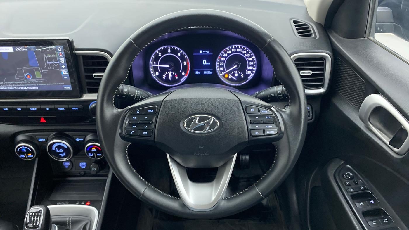 2019 Hyundai VENUE SX(O) 1.4 CRDI, Diesel, Manual, 88,249 km, Steering Wheel Close Up