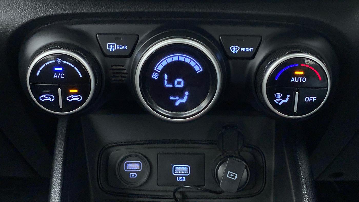 2019 Hyundai VENUE SX(O) 1.4 CRDI, Diesel, Manual, 88,249 km, Automatic Climate Control