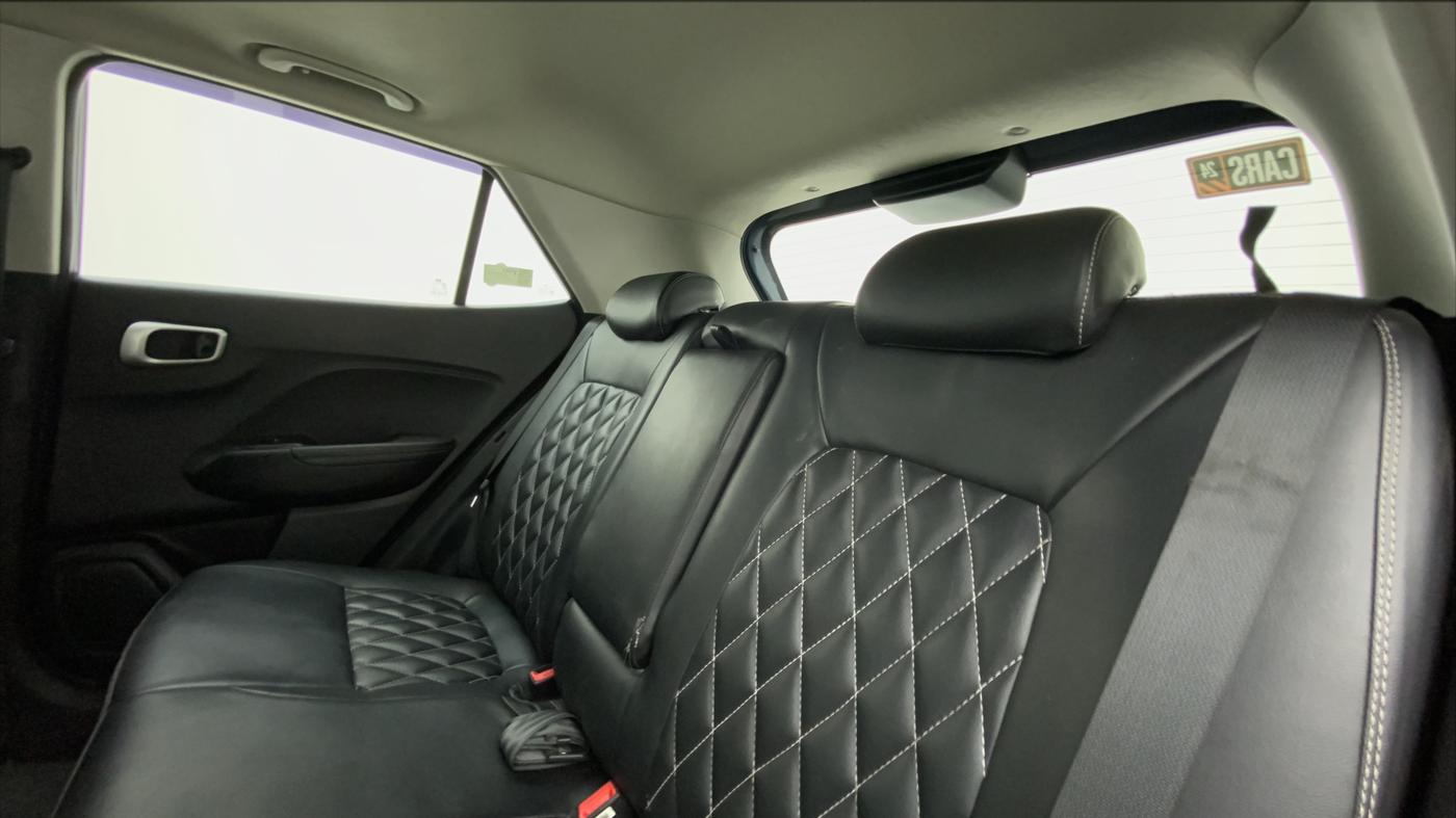 2019 Hyundai VENUE SX(O) 1.4 CRDI, Diesel, Manual, 88,249 km, Right Side Rear Door Cabin