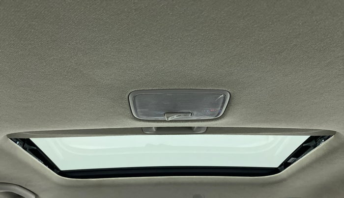 2019 Hyundai VENUE SX(O) 1.4 CRDI, Diesel, Manual, 88,249 km, Moonroof/ Sunroof