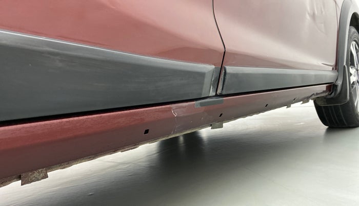 2017 Honda WR-V 1.2L I-VTEC VX MT, Petrol, Manual, 80,748 km, Right running board - Minor scratches