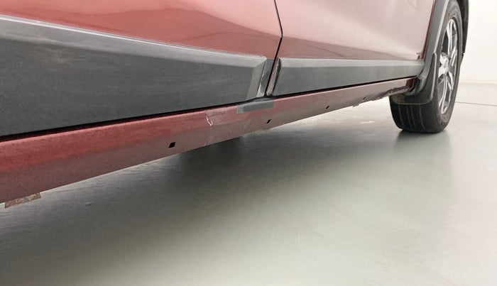 2017 Honda WR-V 1.2L I-VTEC VX MT, Petrol, Manual, 80,748 km, Right running board - Cladding has minor damage