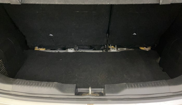 2021 Maruti IGNIS ZETA 1.2, Petrol, Manual, 78,879 km, Boot Inside