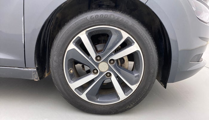 2020 Tata ALTROZ XZ DIESEL, Diesel, Manual, 71,402 km, Right Front Wheel
