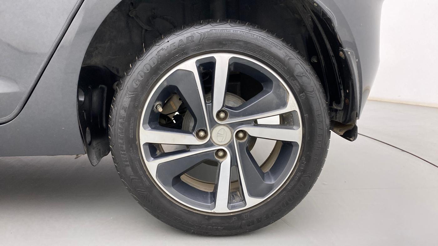 2020 Tata ALTROZ XZ DIESEL, Diesel, Manual, 71,402 km, Left Rear Wheel