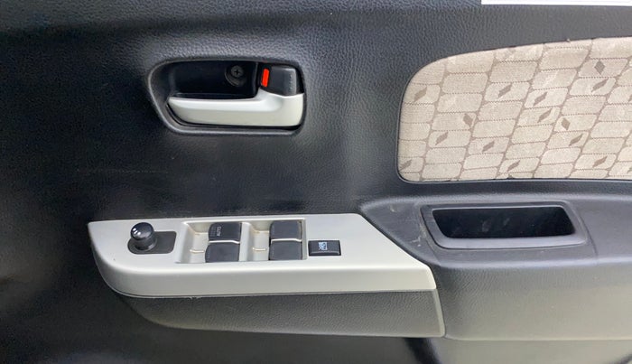 2016 Maruti Wagon R 1.0 VXI AMT, Petrol, Automatic, 41,228 km, Driver Side Door Panels Control