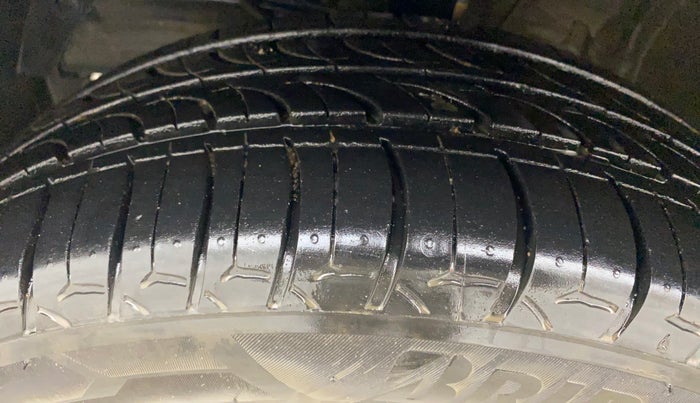 2017 Maruti Baleno ALPHA PETROL 1.2, Petrol, Manual, 51,417 km, Left Front Tyre Tread