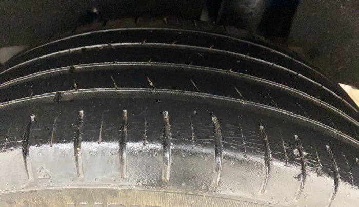 2017 Maruti Baleno ALPHA PETROL 1.2, Petrol, Manual, 51,417 km, Left Rear Tyre Tread