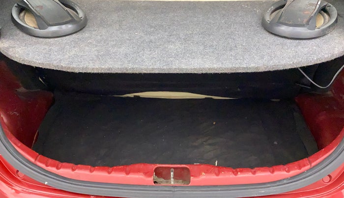 2012 Hyundai Eon ERA +, Petrol, Manual, 1,05,830 km, Boot Inside