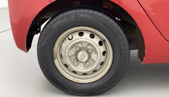2012 Hyundai Eon ERA +, Petrol, Manual, 1,05,830 km, Right Rear Wheel