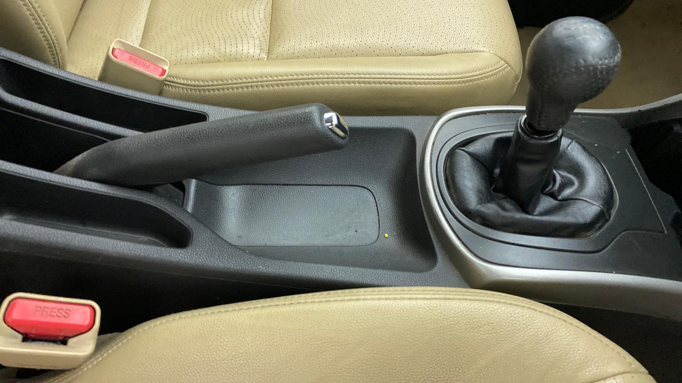2016 Honda City 1.5L I-VTEC VX (O) MT, Petrol, Manual, 68,858 km, Gear Lever