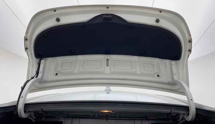 2017 Hyundai Verna 1.6 SX (O) CRDI MT, Diesel, Manual, 54,327 km, Boot Door Open