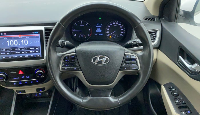 2017 Hyundai Verna 1.6 SX (O) CRDI MT, Diesel, Manual, 54,327 km, Steering Wheel Close Up