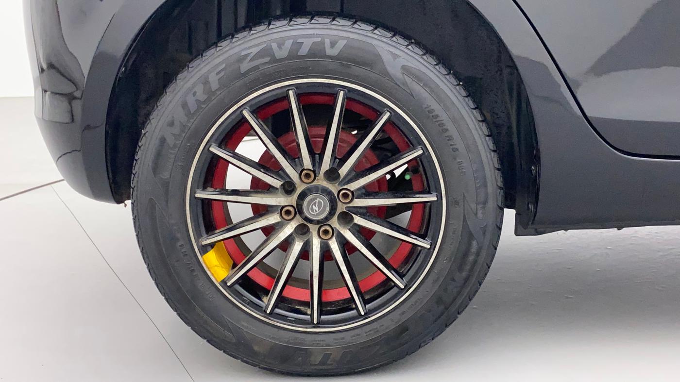 2013 Maruti Swift VXI, Petrol, Manual, 85,750 km, Right Rear Wheel
