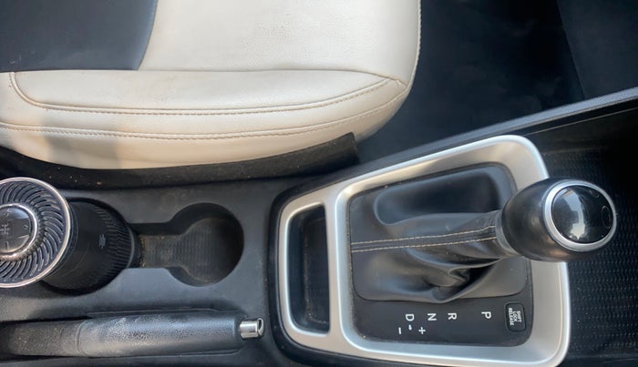 2021 Hyundai VENUE SX PLUS 1.0 TURBO DCT, Petrol, Automatic, 25,775 km, Gear Lever