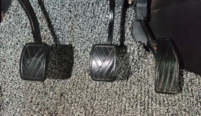 2019 Maruti Swift VXI, Petrol, Manual, 1,05,798 km, Pedals