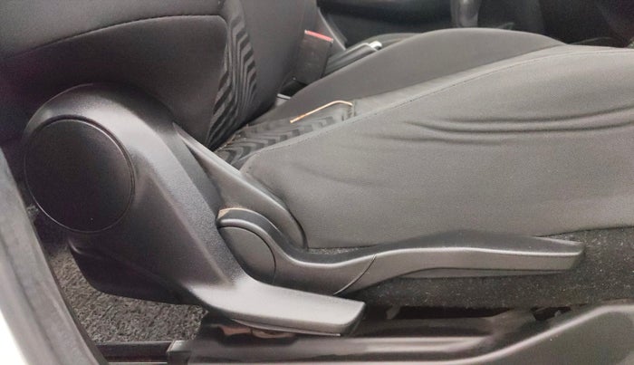 2019 Maruti Swift VXI, Petrol, Manual, 1,05,798 km, Driver Side Adjustment Panel