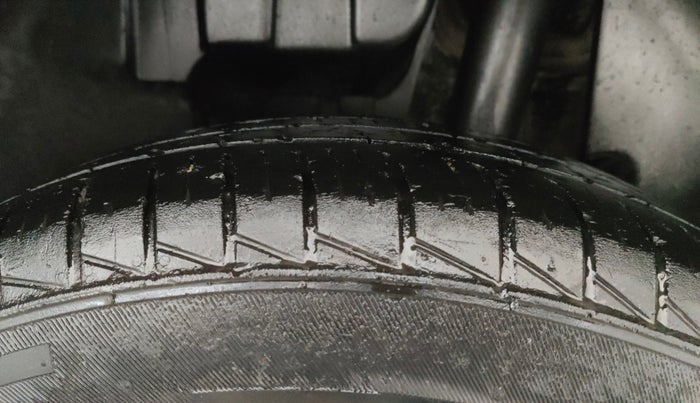 2019 Maruti Swift VXI, Petrol, Manual, 1,05,798 km, Left Rear Tyre Tread