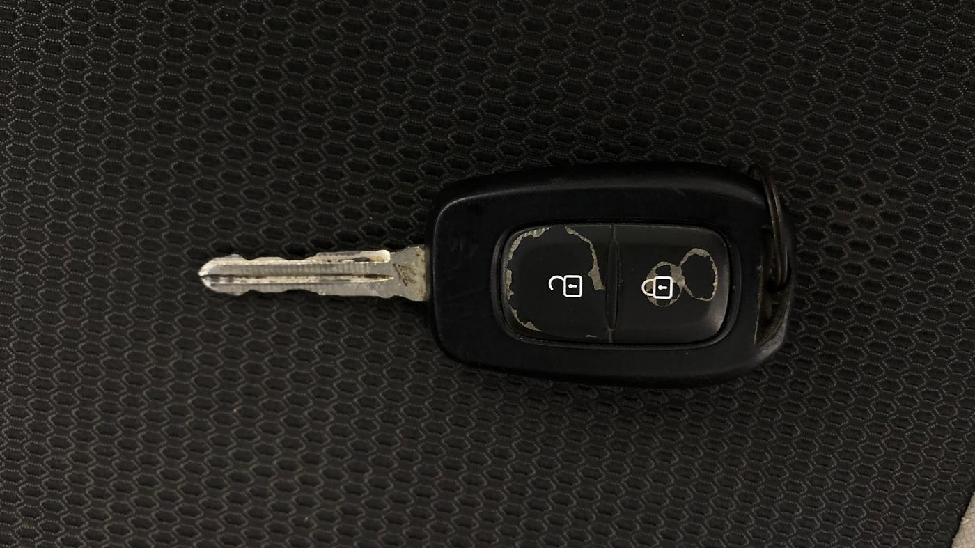 2023 Renault TRIBER RXT, Petrol, Manual, 14,905 km, Key Close Up