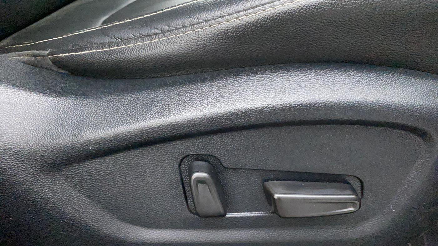 2018 Hyundai Creta SX (O) 1.6 PETROL, Petrol, Manual, 23,591 km, Driver Side Adjustment Panel