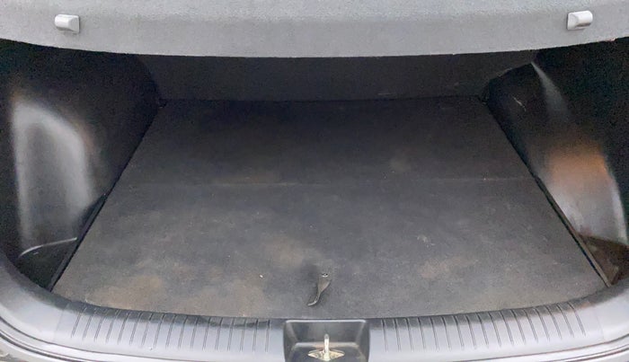 2018 Hyundai Creta SX (O) 1.6 PETROL, Petrol, Manual, 23,591 km, Boot Inside