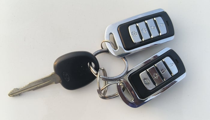 2018 Hyundai Eon MAGNA +, Petrol, Manual, 53,187 km, Key Close Up