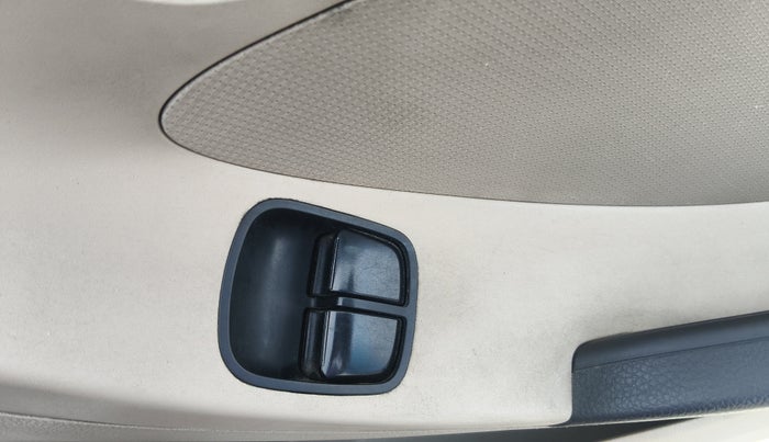 2018 Hyundai Eon MAGNA +, Petrol, Manual, 53,187 km, Driver Side Door Panels Control