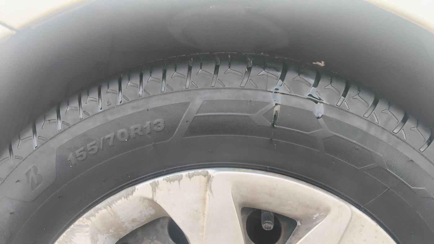 2018 Hyundai Eon MAGNA +, Petrol, Manual, 53,187 km, Left Front Tyre Tread